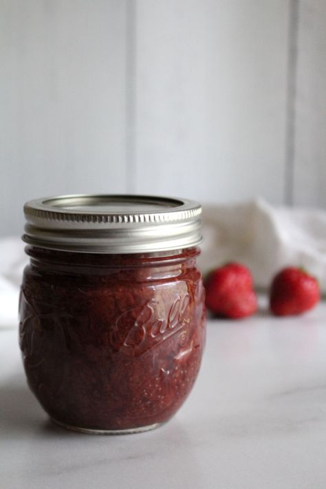 3 Ingredient Strawberry Jam No Pectin: No Pectin Jam Recipes - This delicious strawberry jam recipe without pectin is so easy to make with only 3 ingredients! It's one of the best ways to use strawberries during summer. Canning strawberry jam couldn't be easier and is one of my favorite ways to go about preserving strawberries. You're going to love this homemade strawberry jam! how to make strawberry jam | strawberry jam without pectin | easy strawberry jam without pectin How To Make Strawberry Jam, Preserving Strawberries, Canning Strawberry Jam, Strawberry Jam No Pectin, Strawberry Jam Recipe Without Pectin, Strawberry Jam Without Pectin, Easy Strawberry Jam Recipe, Guava Bbq Sauce, Make Strawberry Jam