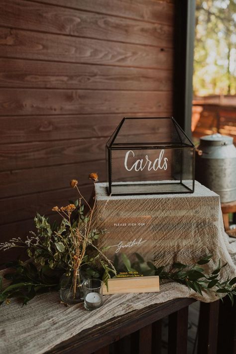 Card Table Ideas For Wedding, Boho Gift Table Ideas, Picture Tables At Weddings, Fall Wedding Entry Table, Gifts And Card Table Wedding, Boho Gift Table Wedding, Presents Table Wedding, Card Station Wedding, Wedding Gift Station