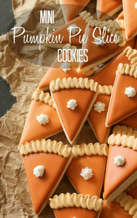 How to make mini-pumpkin pie slice cookies via Sweetsugarbelle.com Slice Cookies, Mini Pumpkin Pie, Weight Watcher Desserts, Pumpkin Pie Cookies, Pecan Desserts, Thanksgiving Desserts Table, Fall Lovers, Mini Pumpkin Pies, Pie Cookies