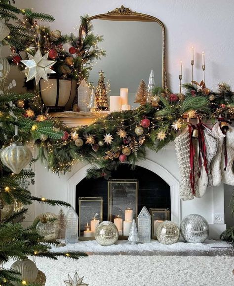 Christmas In July: 21 Amazing And Magical Christmas Decorating Ideas Christmas Mantel Ideas, 2023 Happy New Year, Mantel Ideas, Candles In Fireplace, Classic Christmas Decorations, Holiday Mantel, Christmas Board, Cozy Candles, Christmas Mantel