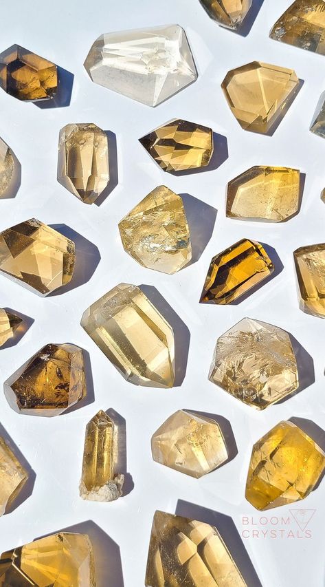 citrine crystals Citrine Stone Wallpaper, Citrine Wallpaper Iphone, Citrine Crystal Wallpaper Iphone, Citrine Crystal Aesthetic Wallpaper, Crystals Product Photography, Yellow Crystals Aesthetic, Amber Crystal Aesthetic, Citrine Crystal Wallpaper, Abundance Aesthetic Wallpaper