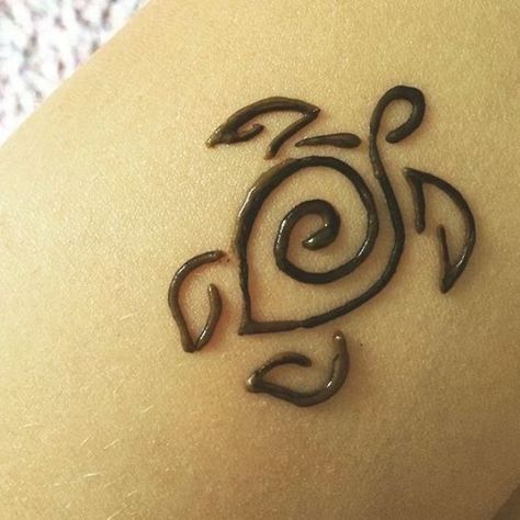 Super Easy Henna Designs For Beginners, Henna On Shoulder Design, Masculine Henna For Men, Boy Henna Designs, Manly Henna, Boys Henna, Boy Henna, Henna Turtle, Henna For Boys