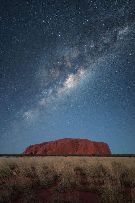 The Guide To Photographing Uluru (2020) Australia Landscape Photography, Australian Outback Photography, Uluru Aesthetic, Outback Landscape, Landscape Australia, Uluru Australia, Australia Outback, Australia Wallpaper, Australian Landscapes