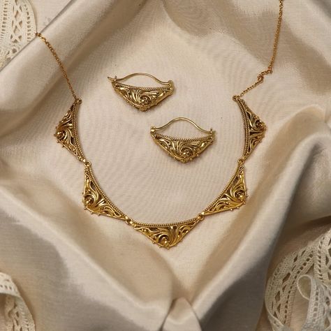 Few of our favourites from the new Indie Tribe collection. These versatile pieces can be styled with desi and western outfits, they are lightweight so perfect for destination and summer weddings 😍 Shop this collection and get a special launch offer- 15% off all pieces! www.melrosia.com Lightweight Gold Necklace Indian, Jwellary Unique, Wedding Jewellery Gold, Jewellery For Wedding, Desi Jewelry, Western Jewellery, Aesthetic Jewellery, Styling Jewelry, Unique Gold Jewelry Designs