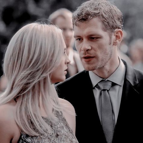 tv show: the vampire diaries (klaus & caroline) (klaroline) Klaus Tvd, Vampire Diaries Books, Klaus And Caroline, The Vampire Diaries 3, Scarlet Witch Marvel, Original Vampire, Joseph Morgan, Mystic Falls, Caroline Forbes