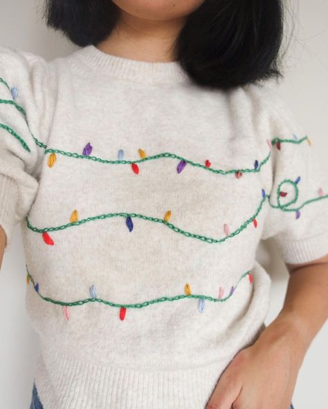 Christmas Embroidery Ideas, Best Christmas Sweaters, Diy Christmas Shirts, Christmas Hand Embroidery, Diy Christmas Sweater, Crochet Sweater Design, Hogwarts Christmas, Diy Ugly Christmas Sweater, Cute Christmas Sweater