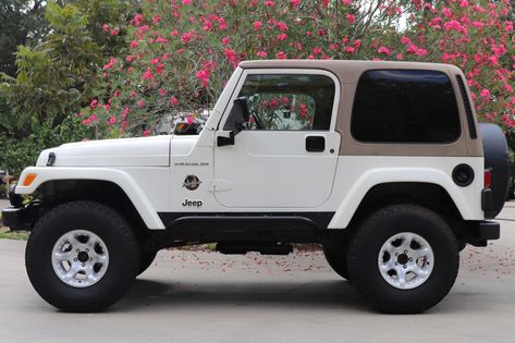 Looking for your dream Jeep? ---> www.selectjeeps.com Small Jeep Cars, Small Jeep Wrangler, Older Jeep Wrangler, Jeep Types, Jeep Compass Aesthetic, Jeep Wrangler Tj Sahara, Vintage Jeep Wrangler, Cool Jeeps Wrangler, Small Jeep