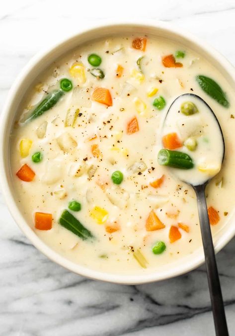 Veggie And Potato Soup, Leek Vegetable Soup, Easy Creamy Vegetable Soup, Cauliflower Vegetable Soup, Vegetarian Potato Soup Crock Pot, Creamy Vegetable Soup Recipes, Potato Vegetable Soup, Vegetarian Potato Soup, Vegetable Potato Soup