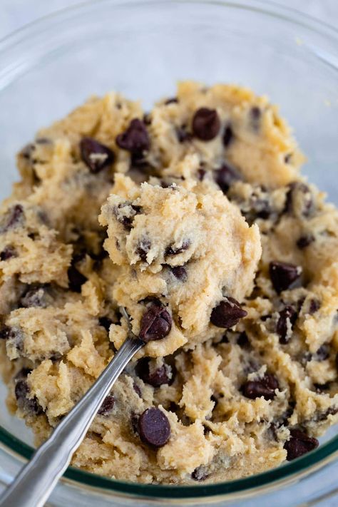 How to make edible raw cookie dough that's safe to eat! Edible Chocolate Chip Cookie Dough is easy and safe and you can make it for one! Diy Cookie Dough, Edible Raw Cookie Dough, Eggless Cookie Dough Recipe, Vegan Cookie Dough Recipe, Simple Cookie Dough Recipe, Edible Chocolate Chip Cookie Dough, Cookie Dough Ingredients, Cookie Dough Filling, Egg Free Cookies