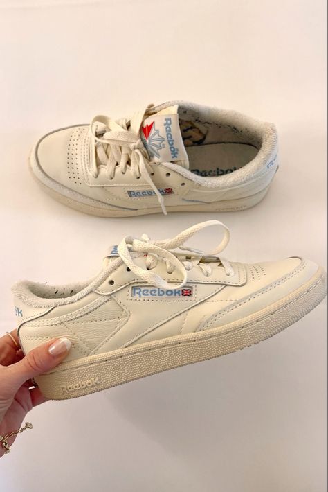 Summer Shoes 2023 | Maxie Elise - summer sneakers 2023, fall sneakers 2023, spring sneakers 2023, spring shoes 2023, fall shoes 2023, reebok club, reebok c85, white sneakers, sneaker style, sneaker inspo Rebook Shoes Women, Rebook Shoes, Reebok White Sneakers, Reebok Shoes Women, Sneaker Outfits Women, Fall Sneakers, Skandinavian Fashion, Basket Vintage, Vintage Sneakers