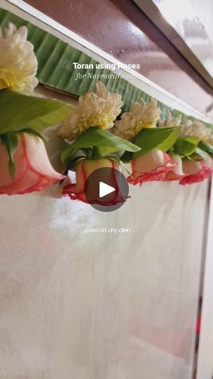 Decoration With Mango Leaves, Flower Decorations For Home Indian Pooja, Mango Leaves Decoration Indian, Banana Leaves Decoration, Flower Decoration For Pooja, Navratri Vibes, Indian Floral Decor, Flower Toran, Banana Leaf Decor