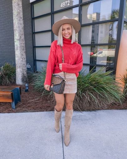 Red Sweater And Skirt Outfit, Nude Boots Outfit, Long Sleeve Dress Outfit, Outfit Mini Skirt, Red Sweater Outfit, Boots Ootd, Bday Outfits, Mini Skirt Outfit, Nude Boots