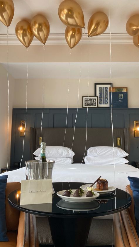 #hotel #birthday #birthdaypartyideas Birthday At Hotel Room, 21st Birthday Hotel Room Decor, Hotel Christmas Party, Bridal Hotel Room Decor, Hotel Room Decoration Birthday For Him, Bride Hotel Room Decorations, Hotel Birthday Decor, Hotel Room Birthday Decoration For Men, Hotel Room Birthday Decoration