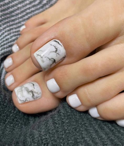 white marble pedicure, pedicure ideas 2022, white pedicure , trendy pedicure 2022 Marble Pedicure, White Pedicure, Matte White Nails, Pedicure Gel, Feet Nail Design, Pedicure Designs Toenails, Cute Pink Nails, Pedicure Nail Designs, Gel Toe Nails