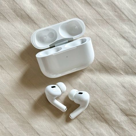 Apple AirPods Pro 2 review: Beyond noise cancellation and sound quality, here are these upgrades →Review now: https://bit.ly/3DKgt65 #apple #AirPodsPro2 #tws #anc #truewireless #twsearbuds #ancheadphones #truewirelessearphones #hearingaid #hearingaidearphones Fone Apple, Apple Earphones, Best Earbuds, Airpods Apple, Sony Headphones, Apple Airpods 2, Apple Airpods Pro, Apple Model, Buy Apple