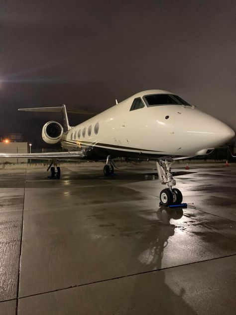 Small Private Jets, Happy Wife Happy Life, Fake Friends, Cute Boyfriend Pictures, Happy Wife, Royal Life, My Dream Came True, Luxury Lifestyle Dreams, Black Aesthetic Wallpaper