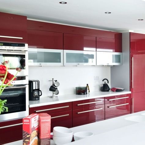 Red Cabinets, Kabinet Dapur, Kitchen Design Color, Kitchen Colour Schemes, Kitchen Decor Themes, غرفة ملابس, Modern Kitchen Cabinets, Kitchen Cabinet Colors, Kitchen Room Design