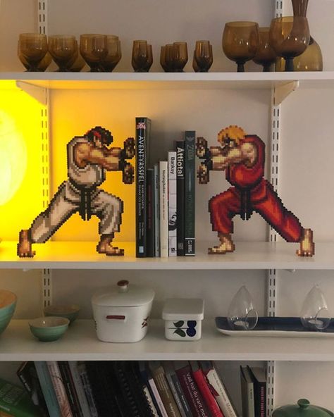 Cool Things For Room Decor, Video Game Furniture, Cool House Decor Aesthetic, Diy Gaming Decor, Pixel Art Room Decor, Arcade Room Ideas, Diy Gaming Room, Anime Game Room, Nerd Room Aesthetic