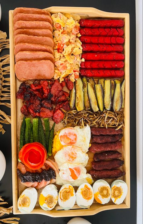 Pinoy Almusal Breakfast, Pinoy Finger Food Ideas, Filipino Handaan Food Recipes, Filipino Brunch Buffet, Pinoy Party Food Ideas, Pinoy Breakfast Platter, Filipino Brunch Ideas, Filipino Ulam Ideas, Filipino Breakfast Platter