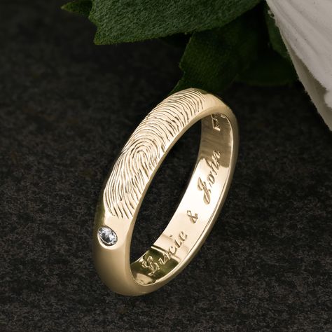 Personalised Engagement Rings, Finger Print Wedding Bands, Wedding Ring Sets His And Hers, Ring Engraving Ideas, Engraved Engagement Rings, Fingerprint Wedding Bands, Zulu Wedding, Engraved Rings Personalized, Fingerprint Jewellery