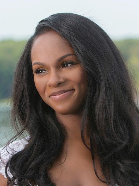 Tika Sumpter, Tiana And Naveen, Vintage Dance, Animation Art Sketches, Silver Screen, Faith In Humanity, Lead Singer, Funny Facts, Pretty Woman