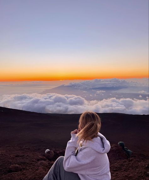 Mauna Kea Sunset, Hawaii Above The Clouds, Hawaii Maui Photography, Haleakala National Park Sunrise, Maui Sunrise Haleakala, Haleakala National Park Sunset, Maui Hawaii Pictures, Hawaii Instagram Pictures Kona, Camping In Hawaii