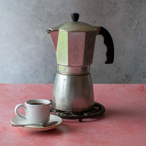 How To Make The Ultimate Moka Pot Espresso Bialetti Moka Pot Photography, Bialetti Moka Pot, Moka Pot Aesthetic, Coffee Gelato Recipe, 1930s Italy, June Cake, Moka Pot Espresso, Stovetop Espresso Maker, Bialetti Moka