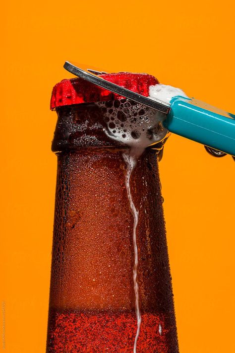 Beer bottle opening with a bottle opener with an orange background under direct light. Beverage Photography Ideas, Tools Birthday Party, Food And Beverage Photography, Commercial Food Photography, Beer Shot, Beer Commercials, Beverage Photography, Beer Photography, Beer Photos