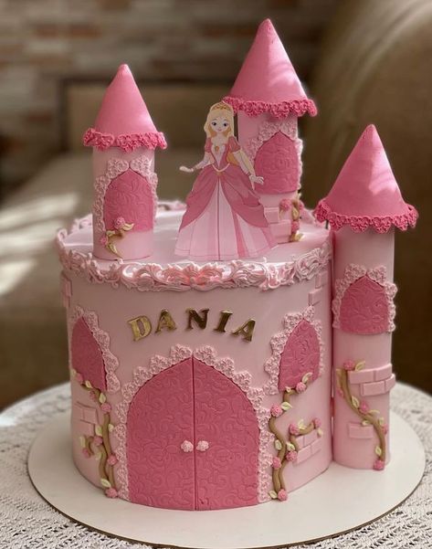 Small Princess Cake, Doll House Cake, Barbie Cake Designs, Princess Theme Cake, Castle Cakes, Princess Doll Cake, Castle Birthday Cakes, Photo Cake Topper, Cake Pop Decorating