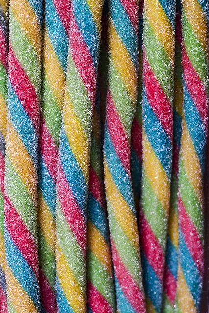 Ꮥųɠαɽ Ꮥɦσƈƙ Sour Candy Aesthetic, Candy Shop Aesthetic, Sweet And Sour Candy, Sour Straws, Yummy Candy, Candy Rainbow, Gluten Free Candy, Rainbow Food, Rainbow Candy