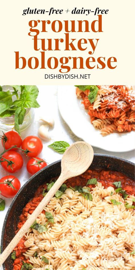 Top down view of a skillet with ground turkey bolognese Ground Turkey Recipes Dairy Free, Ground Turkey Recipes Gluten Free, Dairy Free Ground Turkey Recipes, Ground Turkey Bolognese, Crockpot Ground Turkey, Ground Turkey Pasta, Bolognese Pasta, Turkey Bolognese, Turkey Pasta