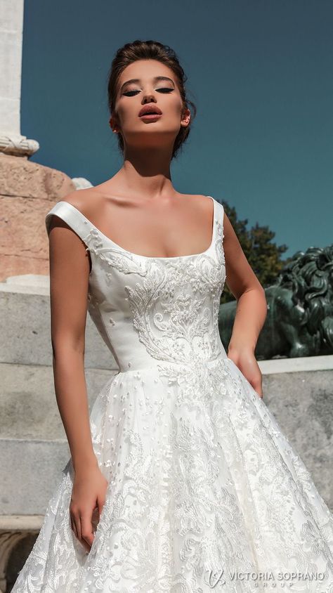 Traditional Elegant Wedding Dress, Scooped Neckline Wedding Dress, Wedding Dresses Scoop Neckline, Square Dress Neckline, Wedding Dress Scoop Neckline, Satin Beaded Wedding Dress, Italian Wedding Dress Romantic, Basque Waistline Wedding Dress, Square Neck Ball Gown Wedding Dress