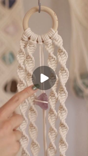 How To Make Macrame Wall Hangings, Unique Macrame Ideas, Beginner Macrame Projects, Macrame Tutorial Beginner, Macrame Designs, Tutorial Macramé, Macrame Planter, Makramee Diy, Macrame Patterns Tutorials