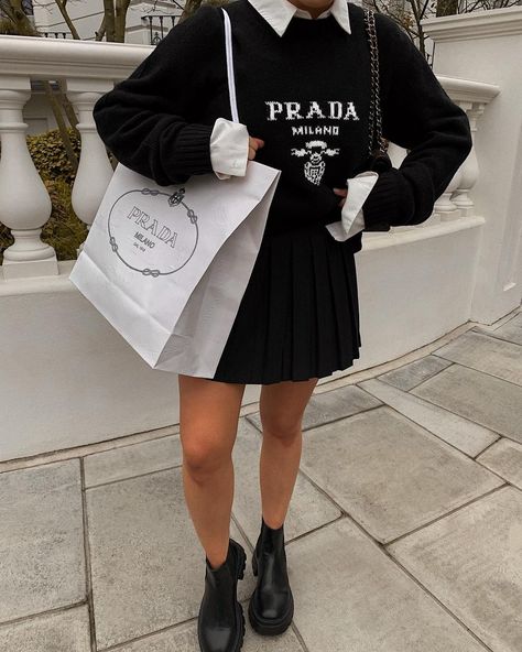 Prada Outfits, Crew Neck Sweater Outfit, Prada Aesthetic, Bodysuit Tops, Fits Aesthetic, Event Outfit, Classy Casual Outfits, Classy Casual