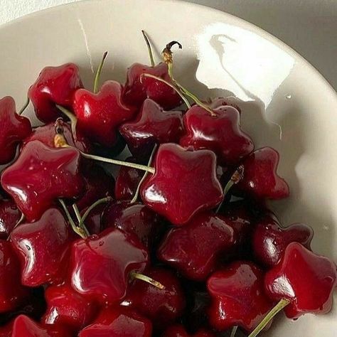 I need to get my hands on some of those star shaped cherries 🍒. . #cherry #cherries #starfruit #fruit #red #aesthetic #cherrygirl #lanadelrey #chinatrends Red + Core + Aesthetic, Pomegranate Art, Wallpapers Ideas, Cherry Baby, Red Cake, Cherry Fruit, Cherry Cola, Cherry Flavor, Macbook Wallpaper