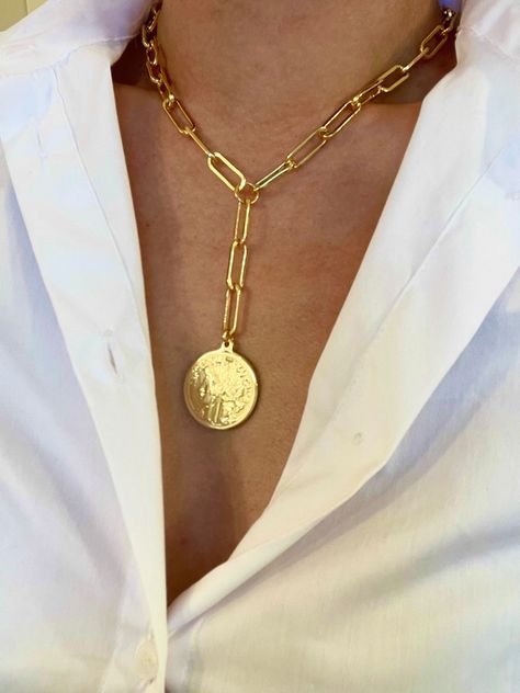 French Coins, Jeweled Shoes, Gold Mangalsutra, Gold Coin Necklace, Gold Pendant Jewelry, Make Jewelry, Medallion Necklace, Trendy Necklaces, Gold Coin