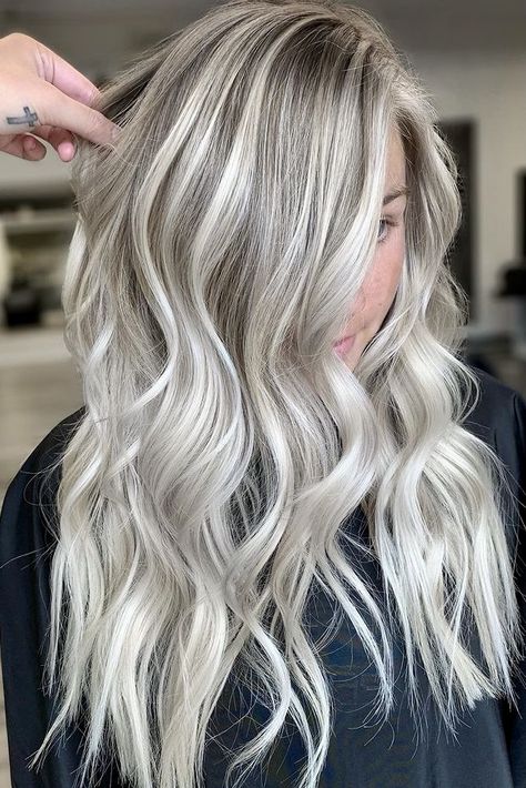 Blonde Hair Trends, Silver Hair Color Ideas, Ice Blonde Hair, Tan Skin Blonde Hair, Grey Blonde Hair, Ash Blonde Hair Colour, Icy Blonde Hair, Silver Blonde Hair, Tone Skin