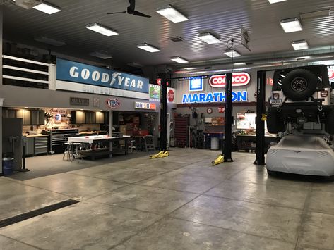 My dream shop Car Repair Shop, Pole Barn Garage, Garage Heater, Man Garage, Garage Design Interior, Garage Loft, Barn Shop, Cool Garages, Car Shopping