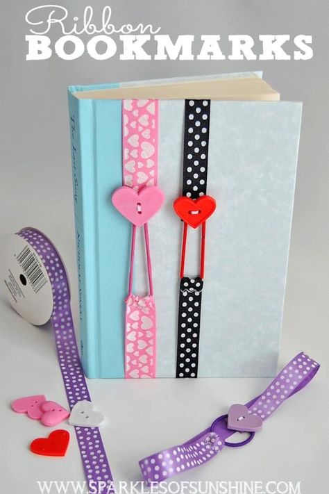 Easy Crafts To Make and Sell - Ribbon Bookmarks - Cool Homemade Craft Projects You Can Sell On Etsy, at Craft Fairs, Online and in Stores. Quick and Cheap DIY Ideas that Adults and Even Teens #craftstosell #diyideas #crafts Diy Sewing Gifts, Crafts For Teens To Make, Bookmark Craft, Diy Bookmarks, Crafts To Make And Sell, Ribbon Bookmarks, Fun Diy Crafts, Ribbon Crafts, Homemade Crafts