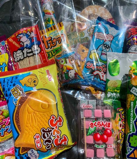 Grab Snacks, Japanese Snack Box, Japan Snacks, Asian Candy, Chinese Snacks, Mystery Bags, Cute Snacks, Japanese Candy, Mystery Bag