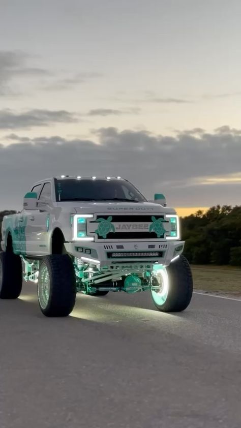 Jaylin | WOW #seaturtletruck #truck #night | Instagram White And Pink Truck, Nice Lifted Trucks, Jack Up Trucks, Cute Trucks, Aesthetic Truck, Squatted Trucks, Modified Trucks, Best Trucks, Truck Builds