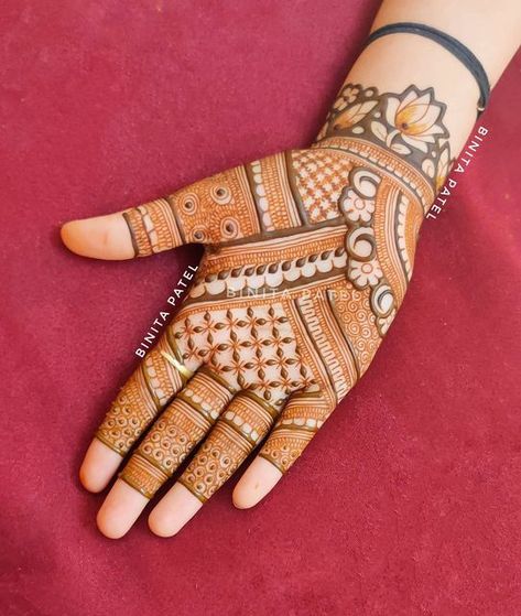 Mehandi Designs Bharwa, Mehndi Bharwa Design, Bharma Mehandi Design, Amazing Mehndi Designs, Advance Mehndi Design, Simple Indian Mehendi Designs, Bharma Mehndi Designs, Bharwa Mehndi Designs, Indian Mehendi Designs