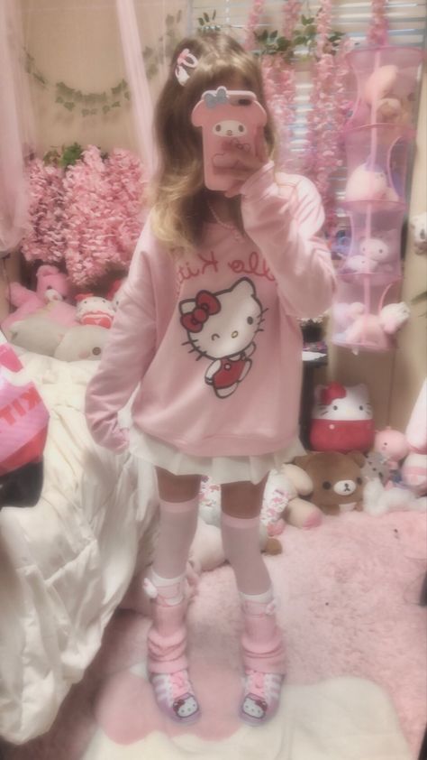 Hello Kitty Clothes Aesthetic, Kawaii Style Outfits, Kawaiicore Outfits, Sanrio Outfit Aesthetic, Softie Style, Sanriocore Outfits, Cutecore Fashion, Kawaiicore Outfit, Fem Boy Outfits