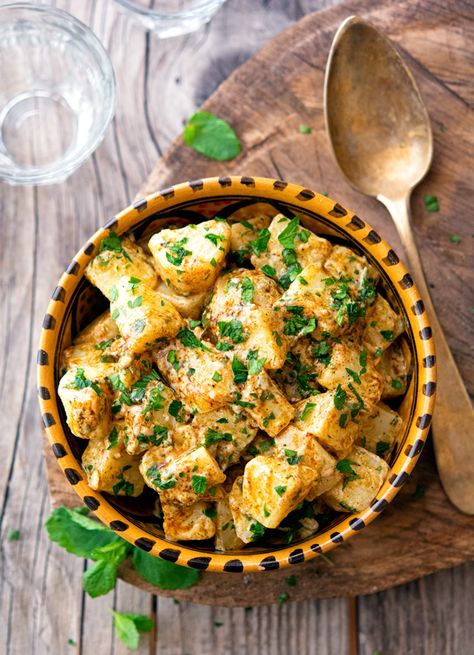 Moroccan Potato Salad Arabisk Mad, Solstice Party, Moroccan Recipes, Kid Foods, Moroccan Cooking, Moroccan Dishes, Vegan Ideas, Middle Eastern Dishes, Arabian Night