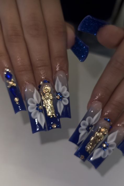 Royal Blue Nails Xv, Blue Long Nails Ideas, Bahama Blue Nails, Dark Blue Nails For Quince, Nails For A Quinceanera, Blue Virgencita Nails, Royal Blue Quince Nail Ideas, Quinceanera Nails Navy Blue, White With Royal Blue Nails