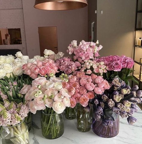 Flower Bouquets Aesthetic, Bouquets Aesthetic, Slow Dancing, Flowers Peonies, Luxury Flower Bouquets, Boquette Flowers, Aesthetic Flowers, Happy Birthday To Me, Nothing But Flowers