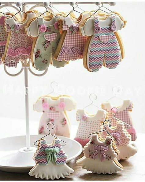 Happy Cookie Day. These are too cute! Cookie Clothes, Baby Cookie, Cookie Stand, 3d Cookie, Shower Cookies, Pretty Cookies, Baby Cookies, Fancy Cookies, Creative Cookies