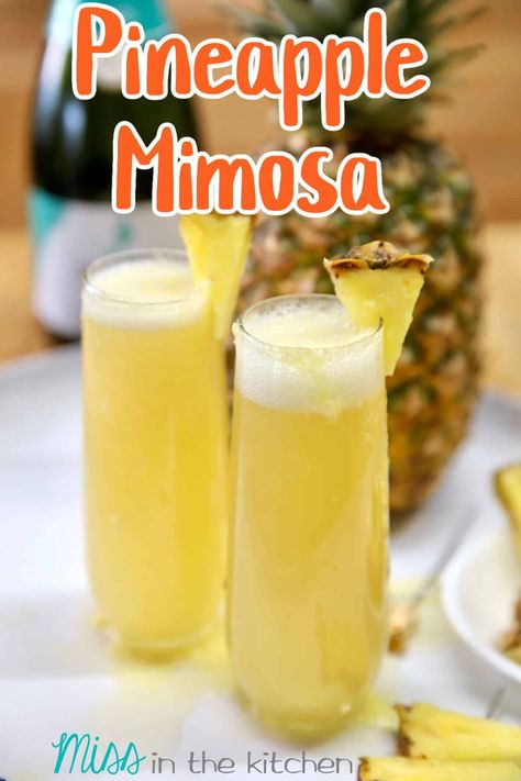 Pineapple Mimosa cocktails are refreshing and delicious for any weekend brunch or holiday occasion. Simple to make with just 3 ingredients. Pineapple Mimosa Recipe, Mimosa Recipe Champagne, Mimosa Recipe Easy, Pineapple Mimosa, Best Mimosa Recipe, Mimosa Drink, Easy Party Drinks, Mimosa Cocktail, Frozen Drink Recipes