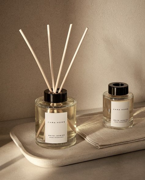 Diffusers Zara Home Diffuser, Reed Diffuser Design, Scented Candles Aesthetic, Candles Photography, White Jasmine, Candle Aesthetic, Zara Home, Reed Diffuser, Home Fragrance