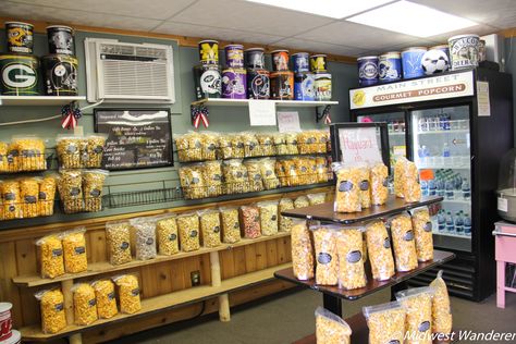 Popcorn Shop Ideas, Popcorn Shop Design, Popcorn Display Ideas, Popcorn Business, Popcorn Store, Custom Popcorn Boxes, Popcorn Sweet, Popcorn Packaging, Cheese Popcorn